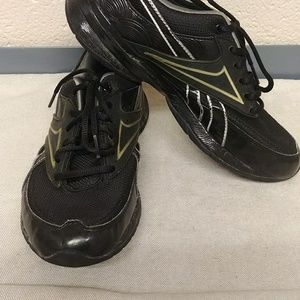 Reebok Easy Tone size 7
